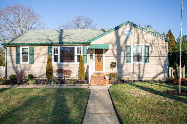 Photo - 112 W Taunton Ave House