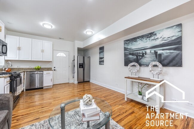 Photo - 3849 W Ainslie St Unit 1
