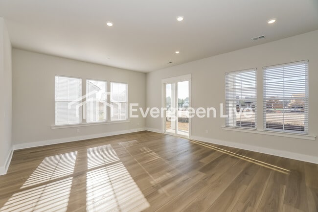 Photo - 127 Bloomsbury St