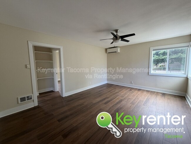 Photo - 1047 S Rochester St