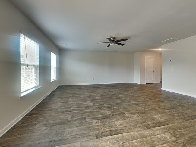 Photo - 51 Blue Fescue Way