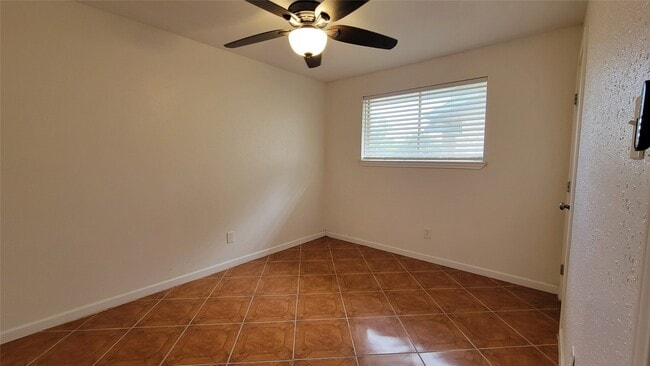 Photo - 12407 Russ Dr