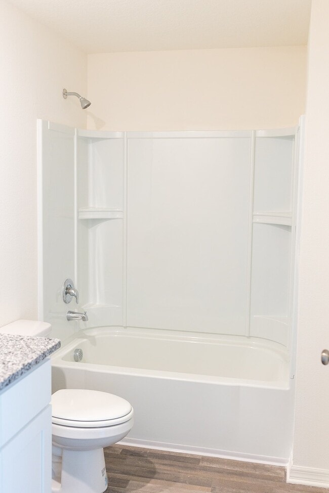 Photo - 721 Hillview Loop