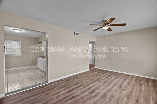 1132 Redman Blvd