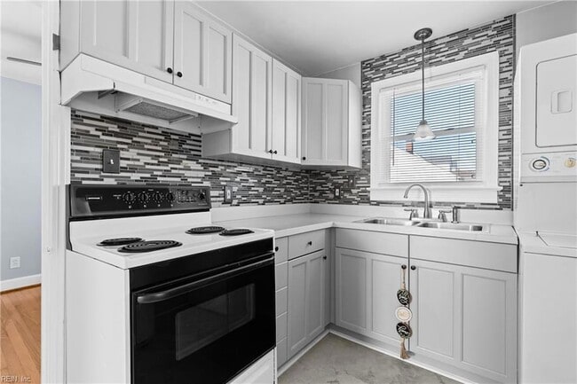 Photo - 1200 Little Bay Ave