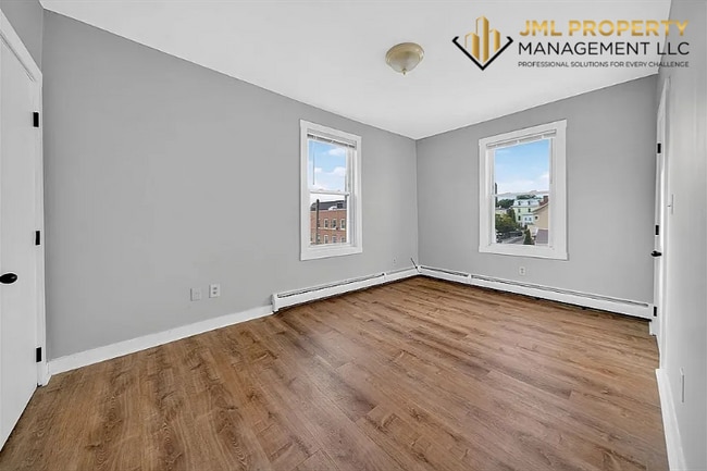Building Photo - 130 High St Rental