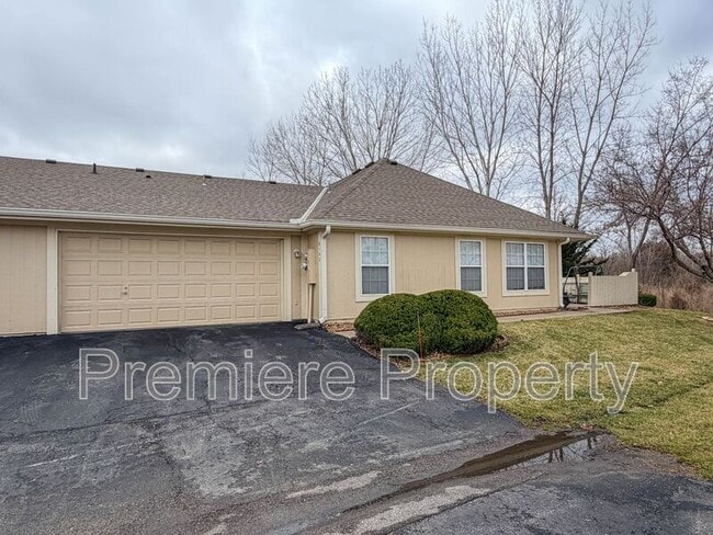 Building Photo - 6102 NE Kensington Dr