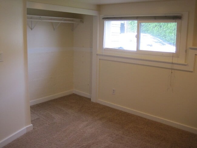 Photo - Live in Wallingford and Be Close to Everything! Unit 1-C