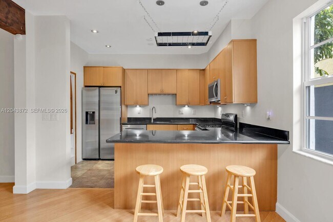 305 Jefferson Ave Unit 2