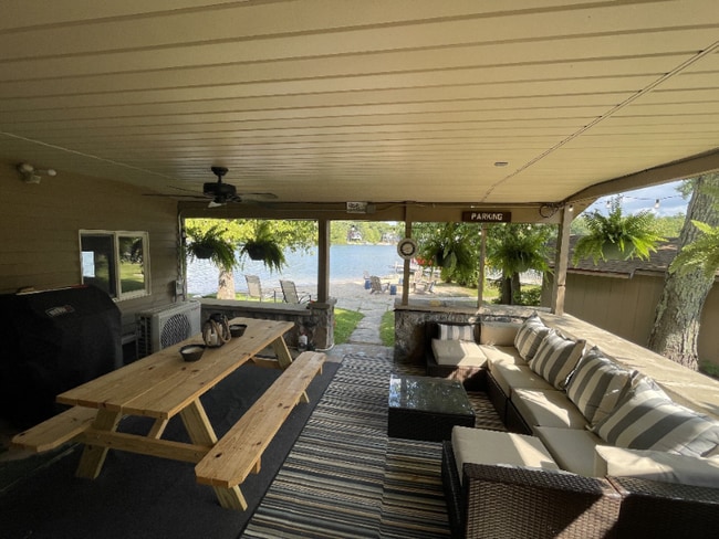 Photo - 7811 Hillside Dr