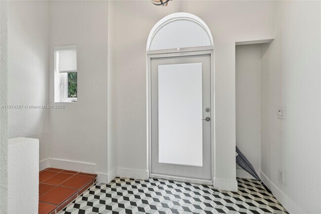 Photo - 2356 SW 16th Ave