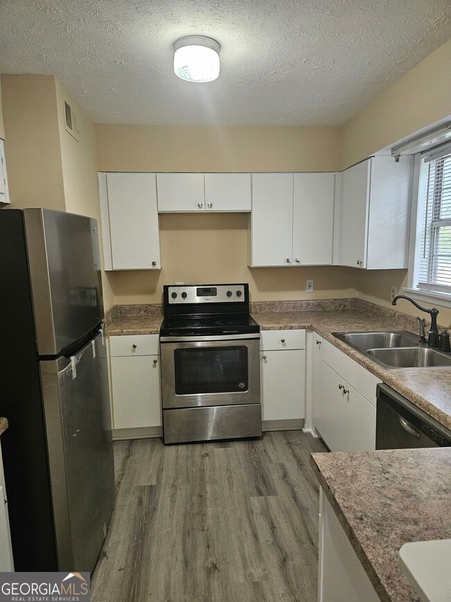 Photo - 2096 Hilda Burns Pl