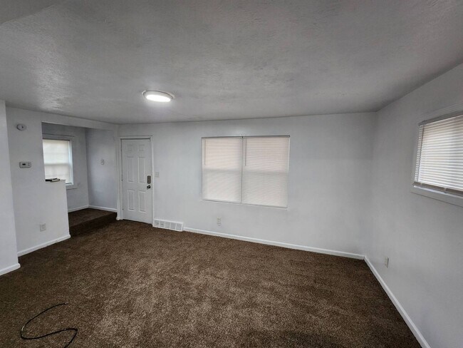10422 Dove Ave