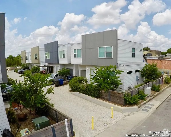 Building Photo - 232 E Cevallos St Rental