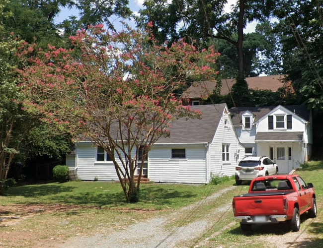 Photo - 128 Shamrock Rd House Unit A