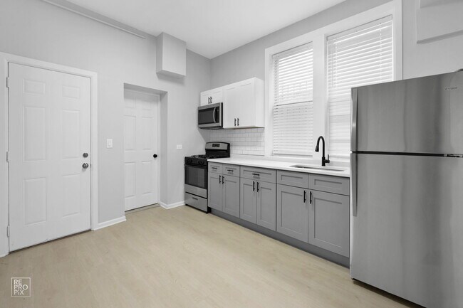 Photo - 2542 S Trumbull