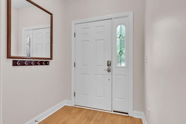 Photo - 210 Raven Ridge Ct