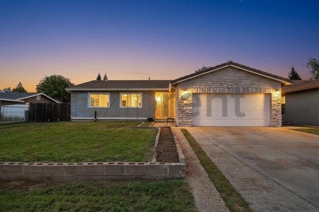 Photo - 2307 N Cirby Way