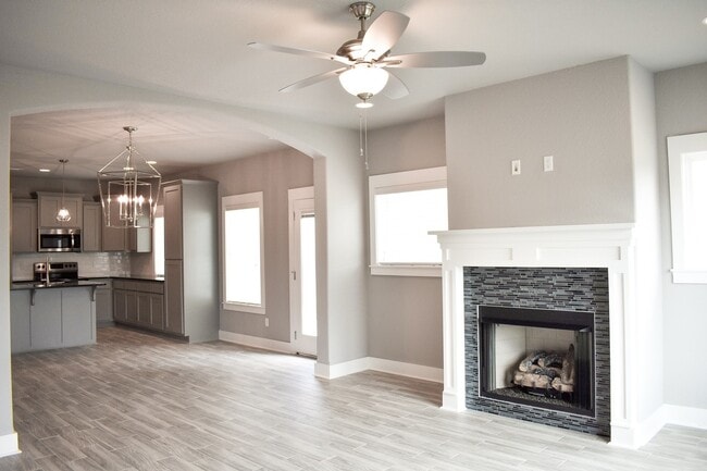 Photo - 4 Bedroom 3.5 Bathroom Home in the heart of Fayetteville, AR!!