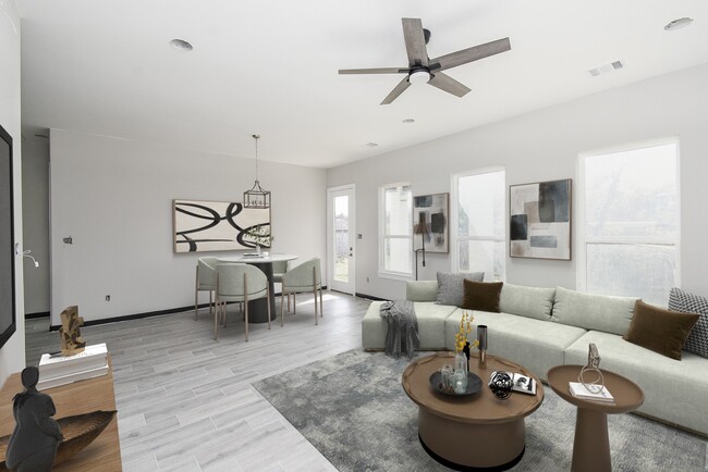 Photo - 209 Silverleaf Rd