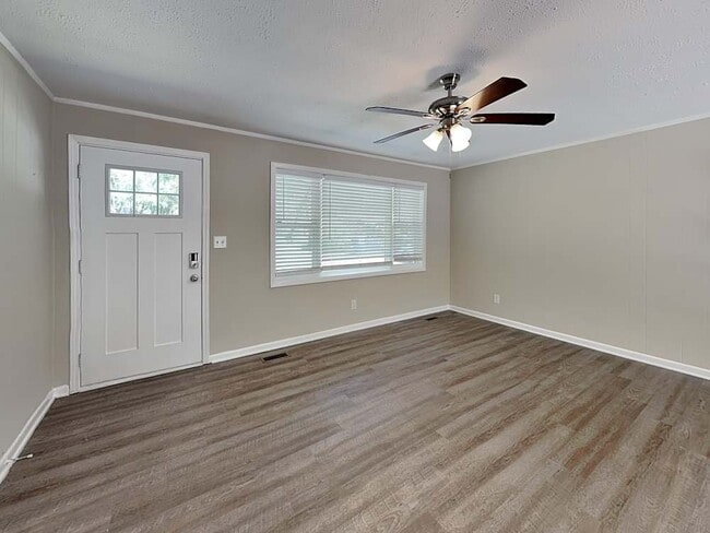 Building Photo - 5950 Community Rd SE