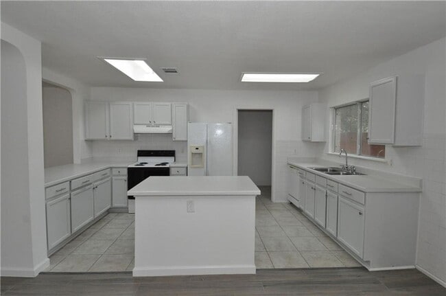 Photo - 1116 Porterfield Dr