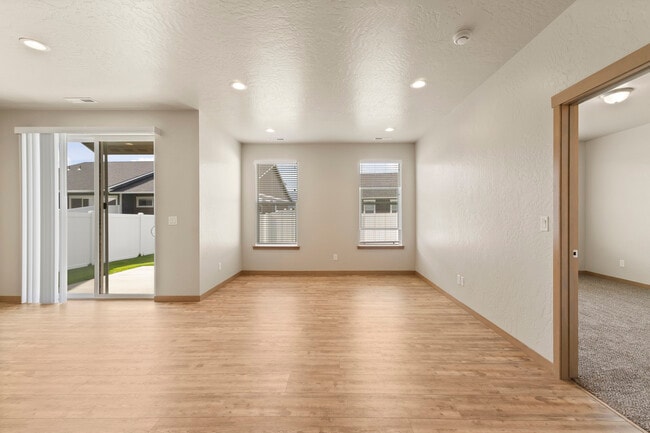 Building Photo - Thayer Cottages