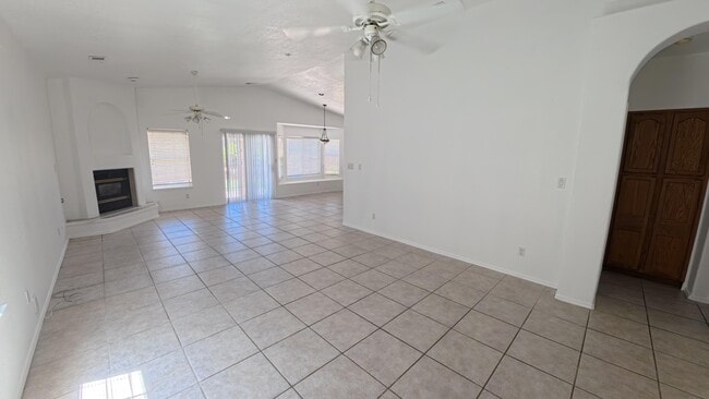 Photo - 7240 Boxwood Ave NE