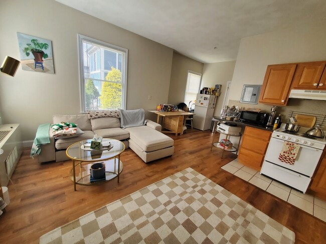 Building Photo - 362 Harvard St Unit 5