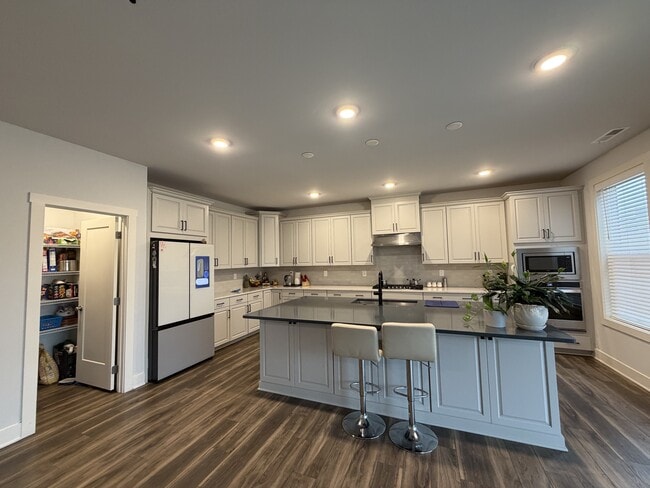 Photo - 6133 Alsace Ln