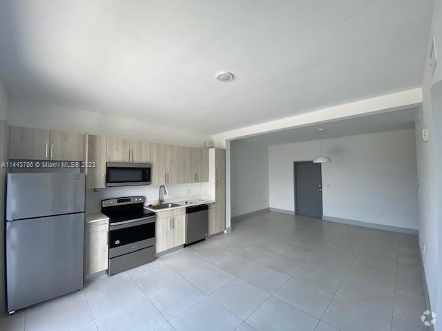 Building Photo - 519 SW 5th Ave Rental