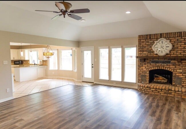 Photo - 1304 Tiffany Ln