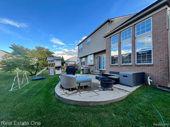 Photo - 49325 E Central Park