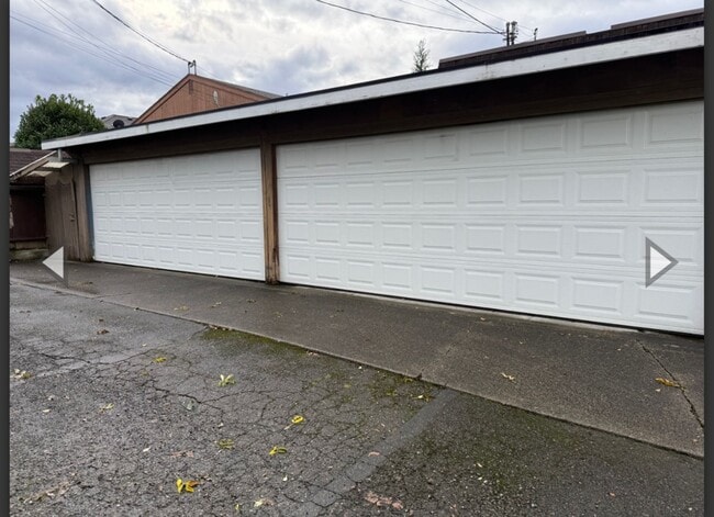 Photo - Charming Retro-Style 2BR in Prime Downtown Location Unit 2