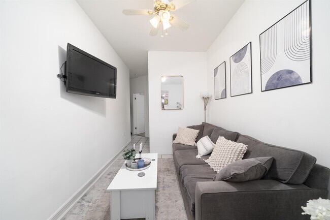Building Photo - 324 Monroe St Unit 3 Rental