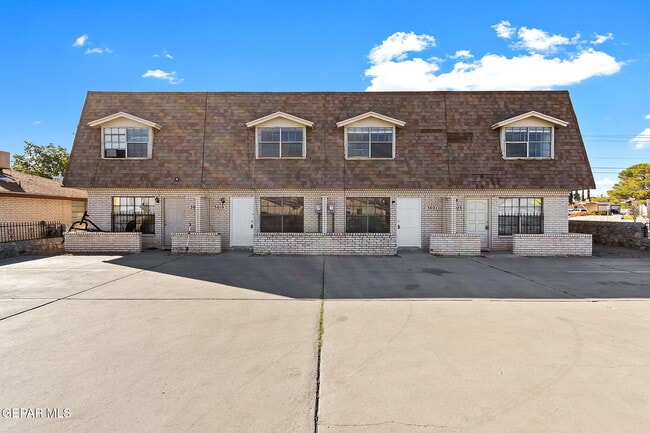 Building Photo - 3021 E Glen Dr Rental
