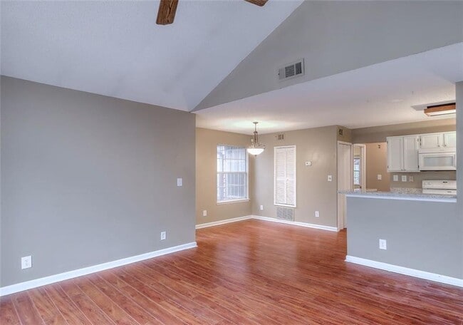 Photo - 105 Hawkstone Way