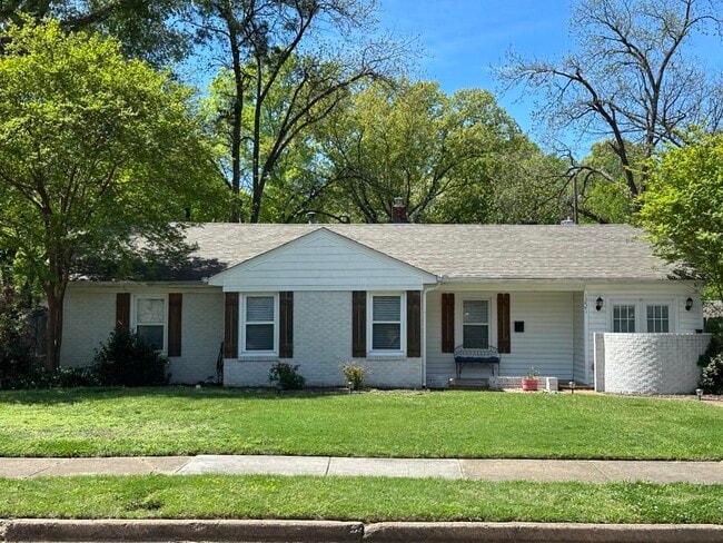 Building Photo - 1221 W Perkins Rd