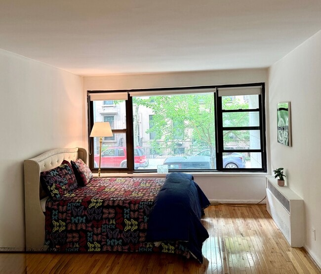 Photo - 444 E 87th St