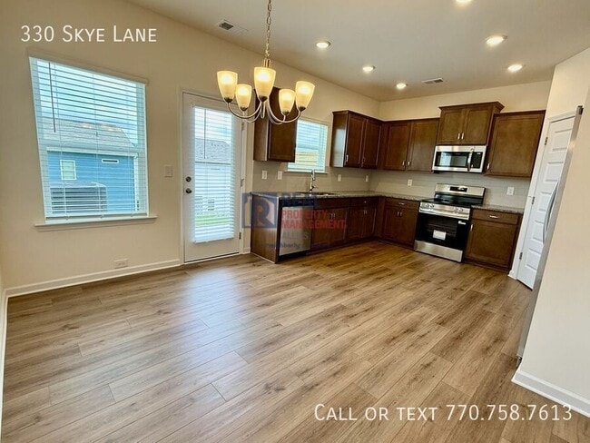 Photo - 330 Skye Ln