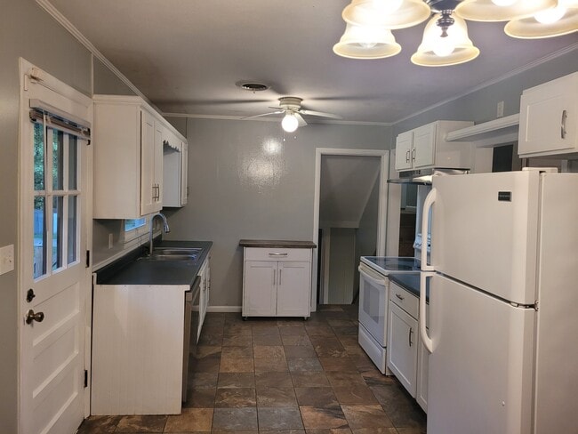 Photo - 111 Mayor Ave