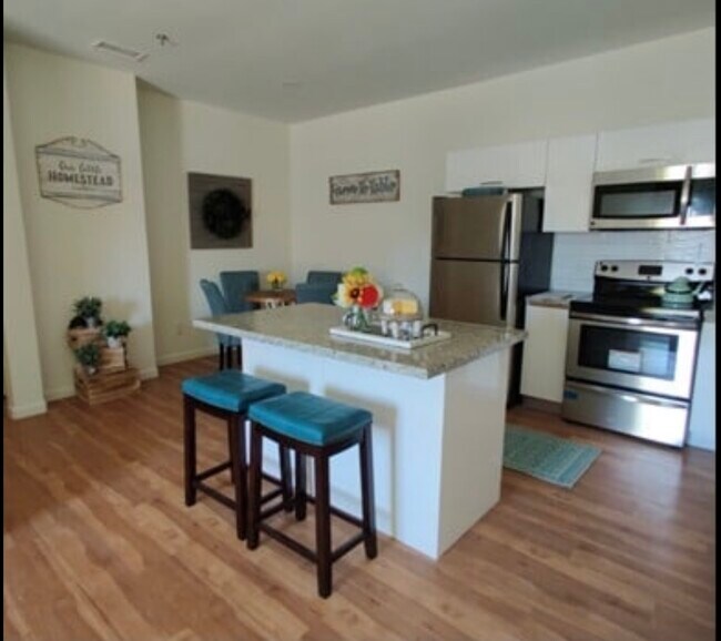 Photo - College Park Apartments