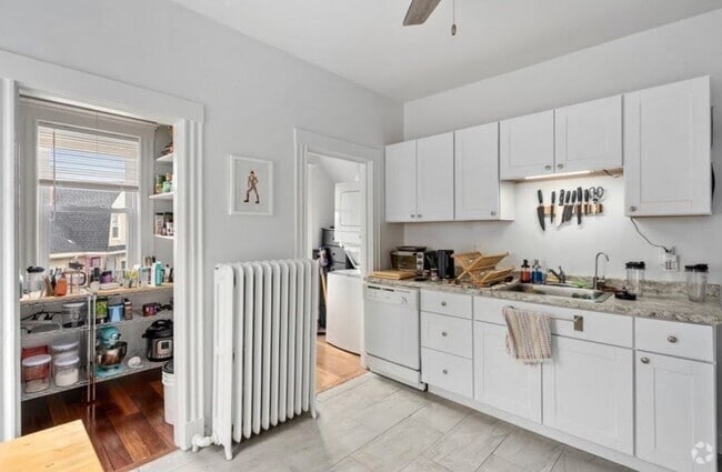 Building Photo - 729 Broadway Rental