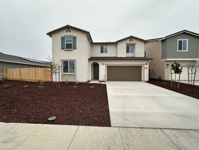 Building Photo - Gorgeous 5 bedroom, 3 Bath / Downstairs Bed and Bath