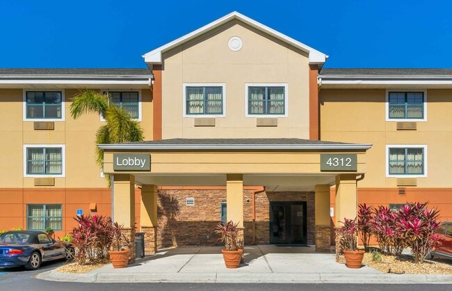 Building Photo - Furnished Studio-Tampa - Airport - Spruce Street