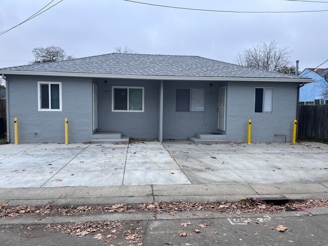 Building Photo - NICE UPDATED DUPLEX IN SACRAMENTO!! Rental