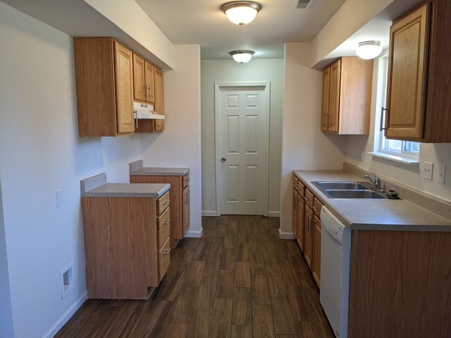Photo - 3 Bedroom/2 Bath Home in Pacific School Di... Unit 145 horseshoe valley Dr