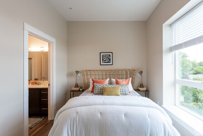 Photo - The Anita: SE Portland Gem