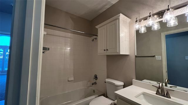 Photo - 1870 Dowelling Dr