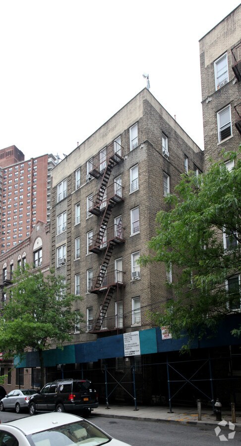 Photo - 9-15 Adrian Ave